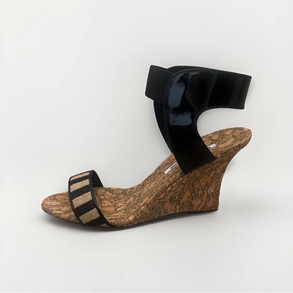 NEW Manolo Blahnik Cork Wedges